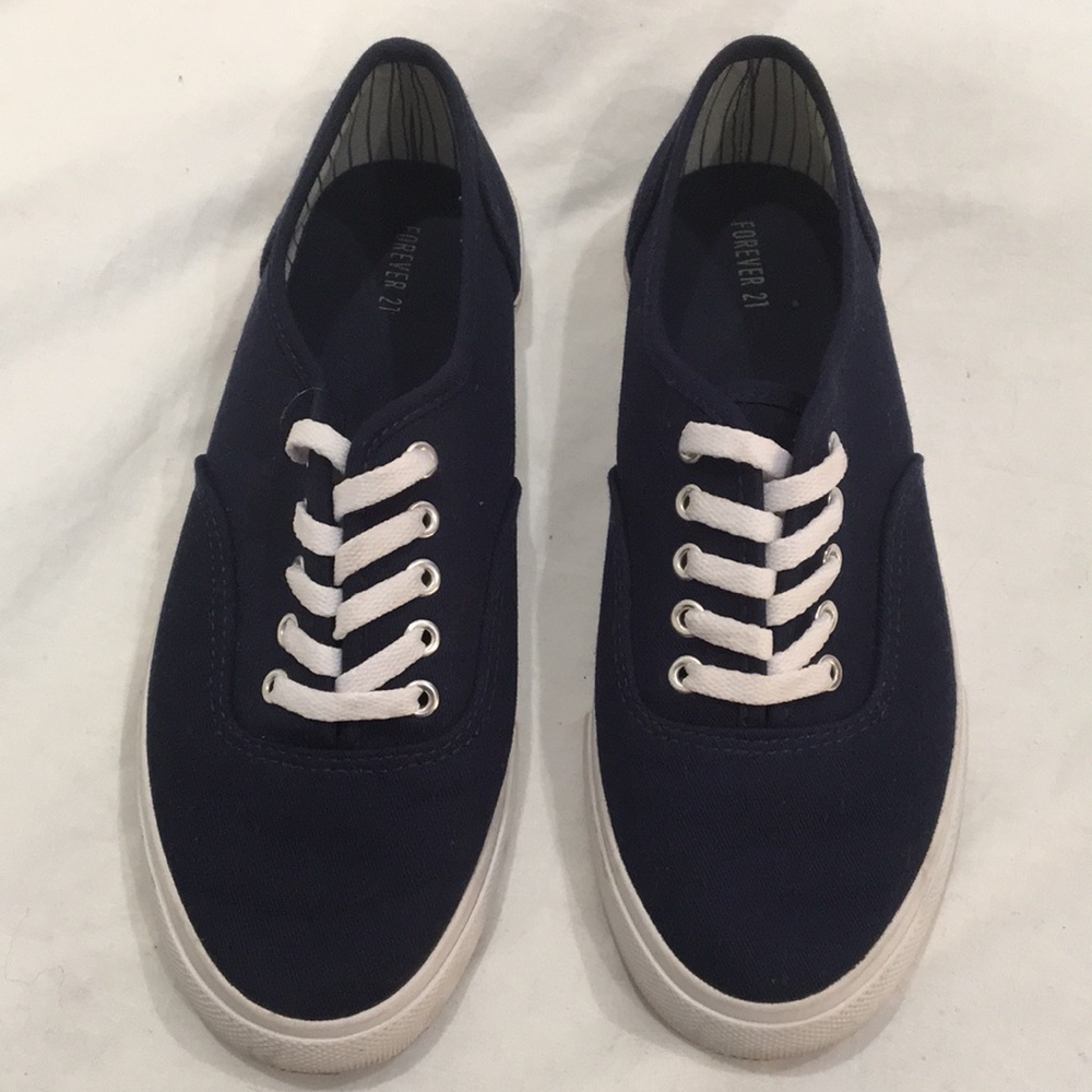 🚫SOLD🚫 Navy Forever 21 sneakers
